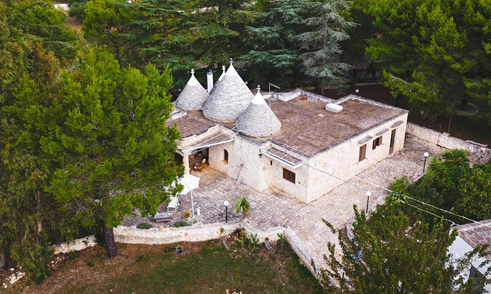 Trulli Pinnacoli Locorotondo Buitenkant foto
